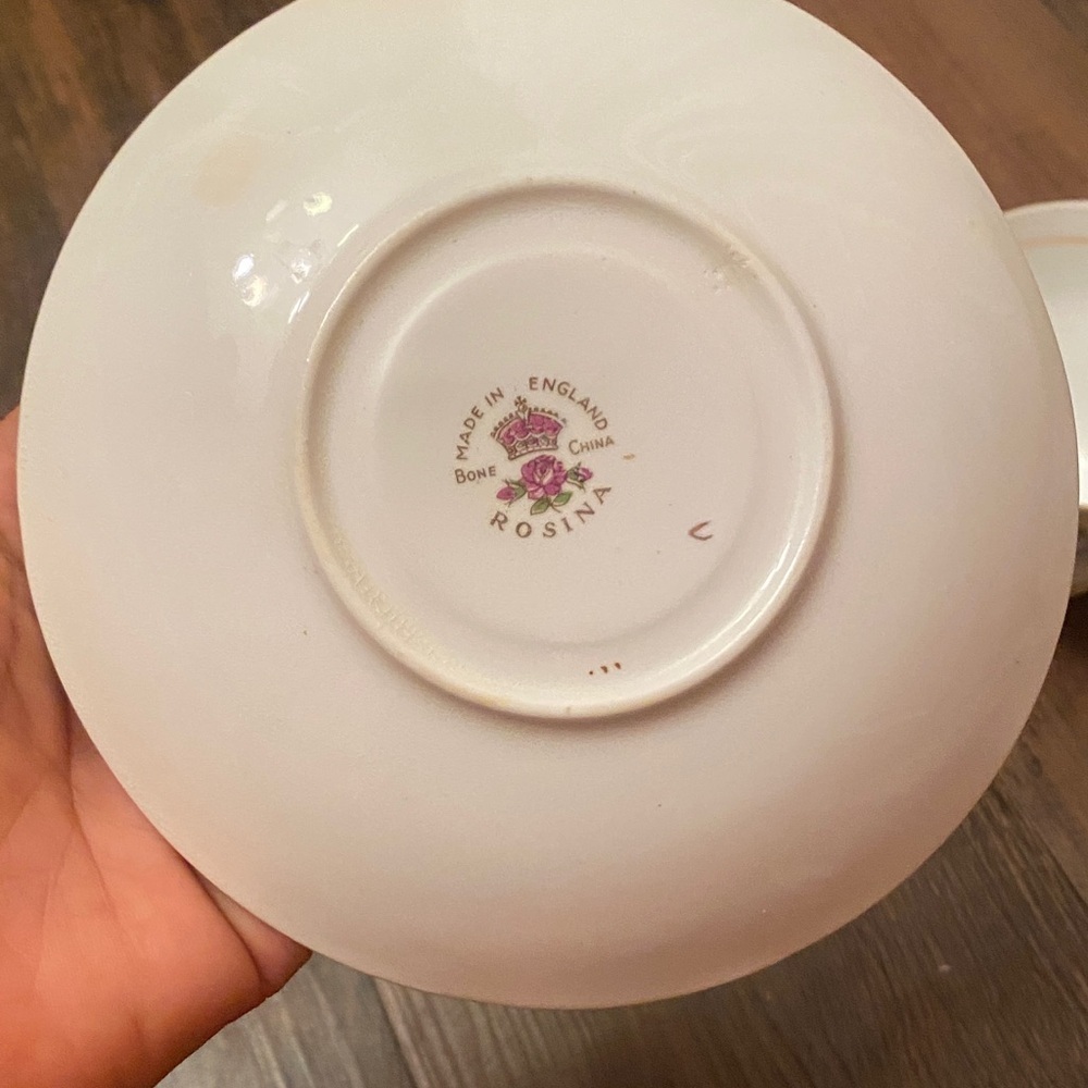 Elegant Floral Teacup and Saucer Set - Picture 7 of 9